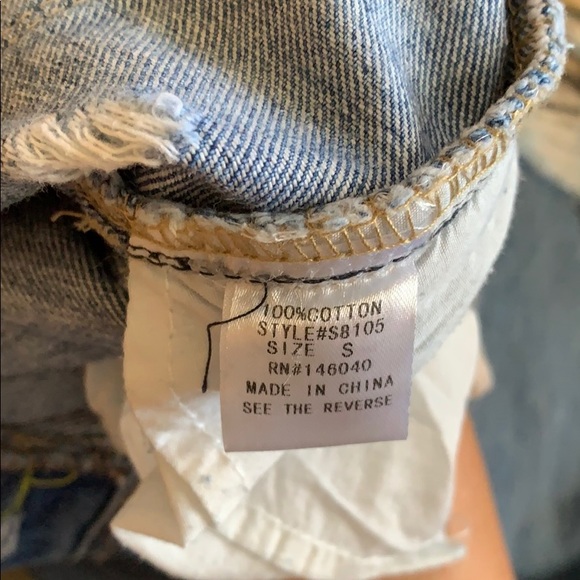 Distressed boyfriend jeans - Picture 6 of 8